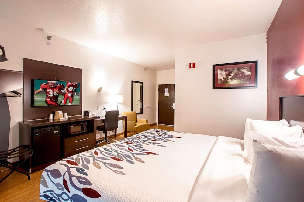 Seasons Inn Traverse City - photo 17
