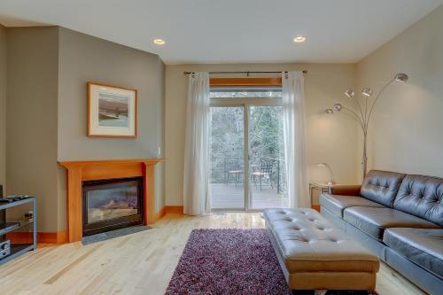 B2 Townhome With Bbq On The Deck — Hood River