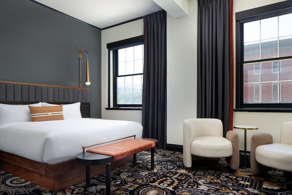 LaSalle Boutique Hotel - photo 13