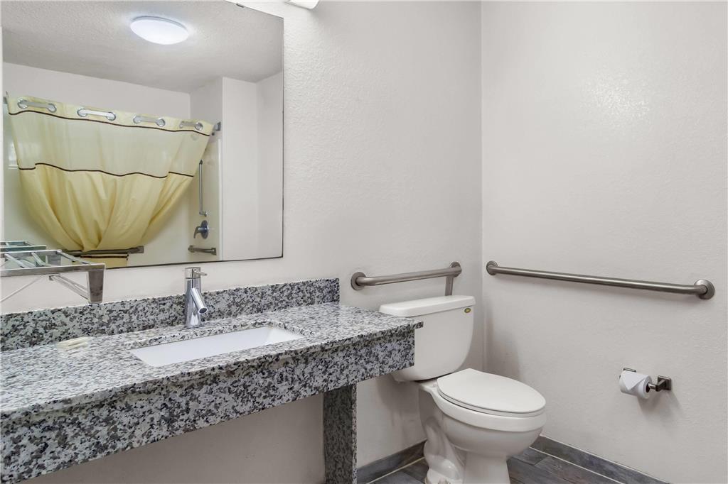 Travelodge Suites by Wyndham MacClenny - photo 17