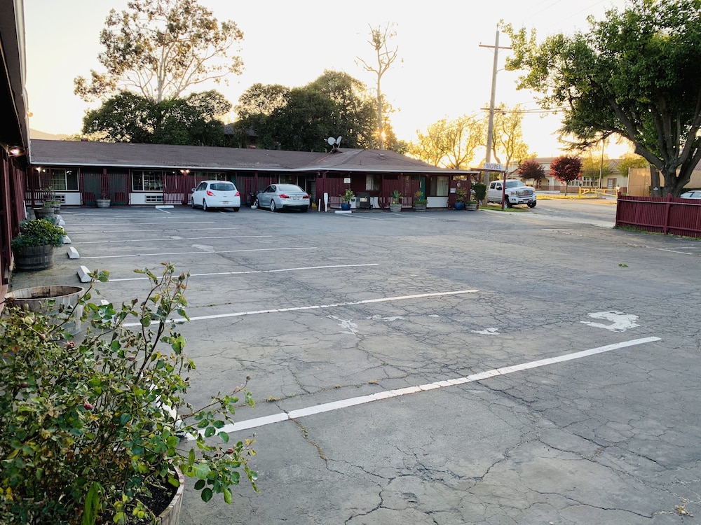 Pacheco Pass Motel - photo 29