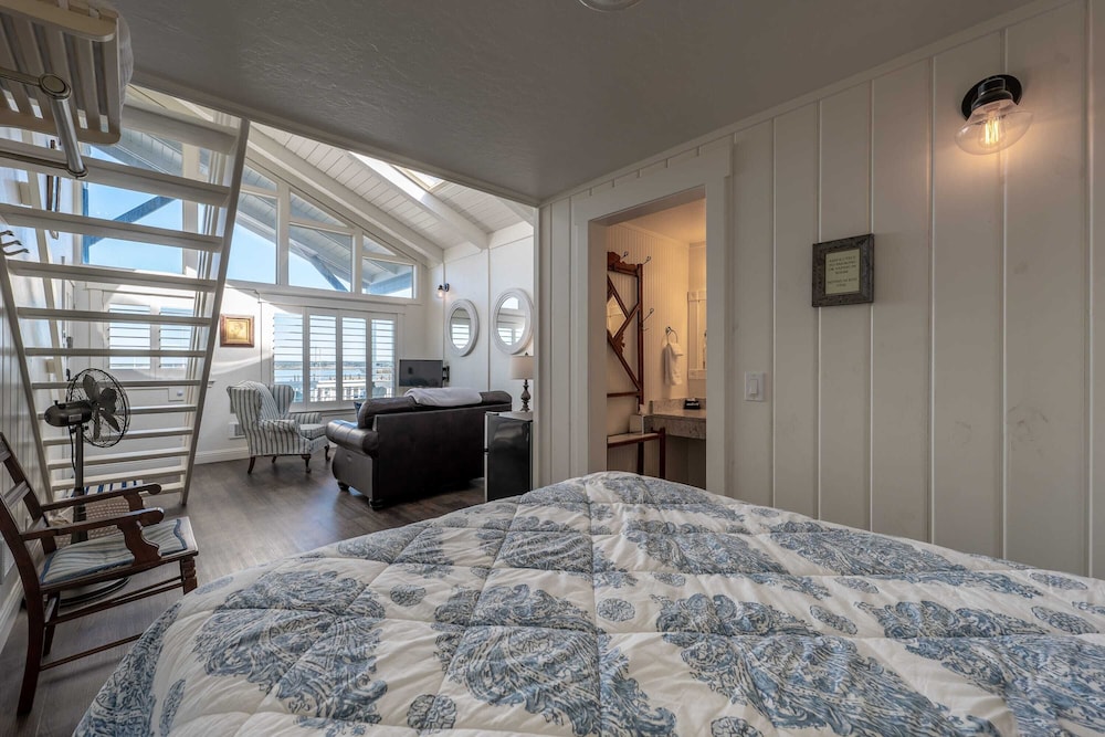 Bandon Marina Inn - photo 28