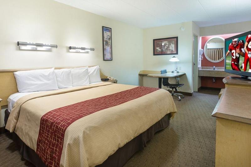 Red Roof Inn Detroit Farmington Hills - photo 6