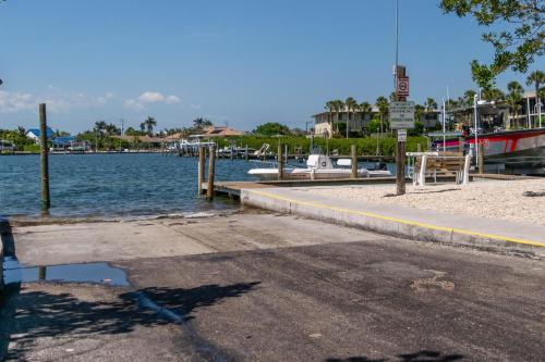 Sea Esta — Holmes Beach — photo 2