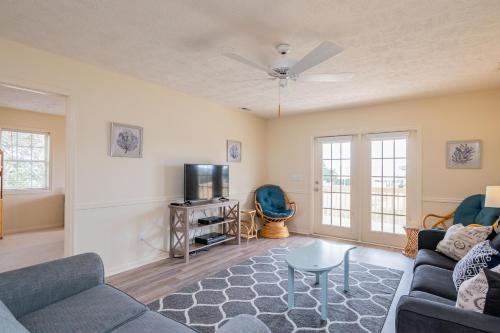 Pelican Palace by Oak Island Accommodations - photo 49