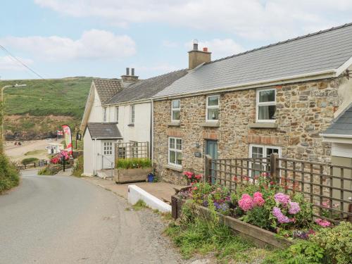 Hillbrook House — 4-Star Luxury Hotel in Pembroke, United Kingdom