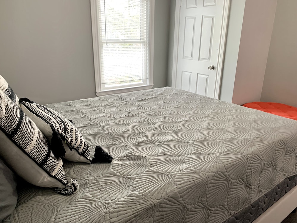 The Wheel of Fortune Duplex 8BR Parking - photo 8