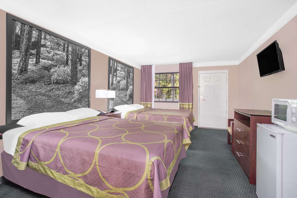 Super 8 by Wyndham Austell Six Flags - photo 10