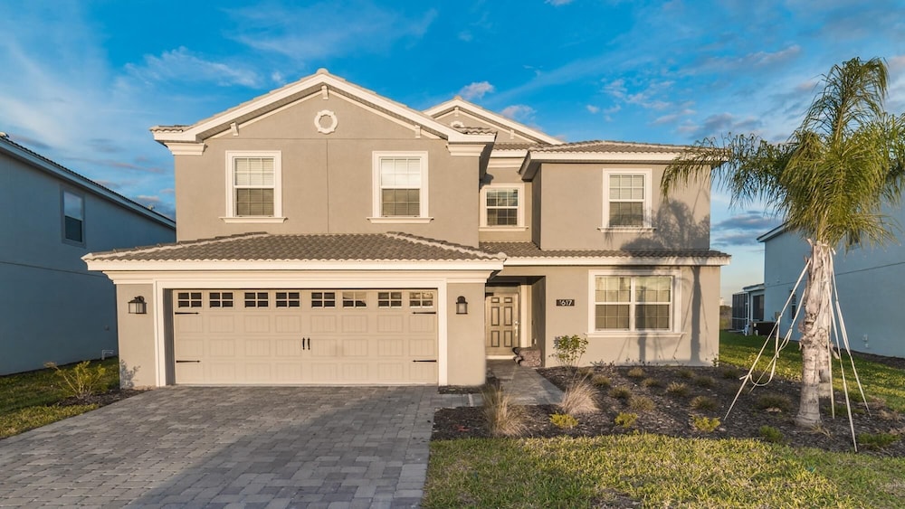 Spacious 6BR w Pool SPA With a Stunning Green View - photo 12