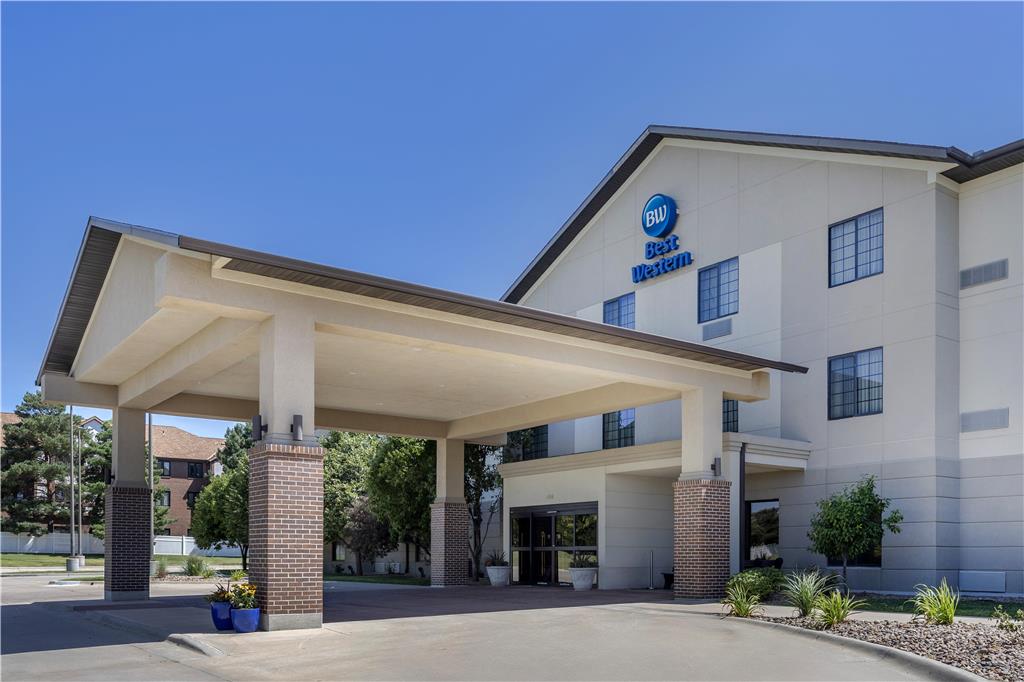 Best Western North Edge Inn - photo 35