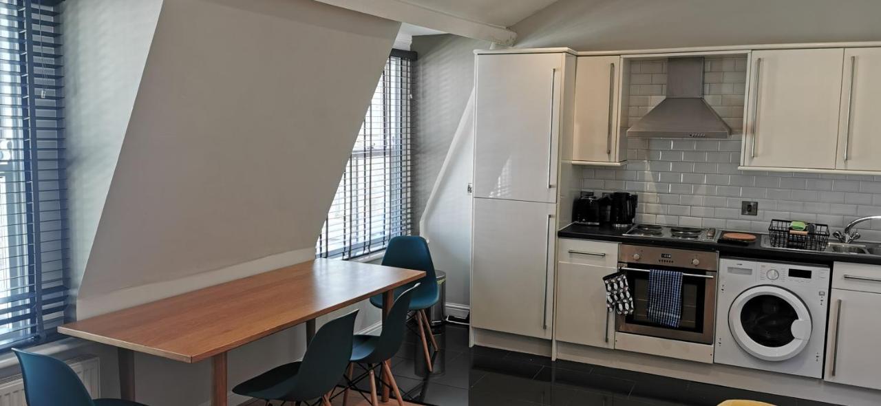 17 South Street Top Flat