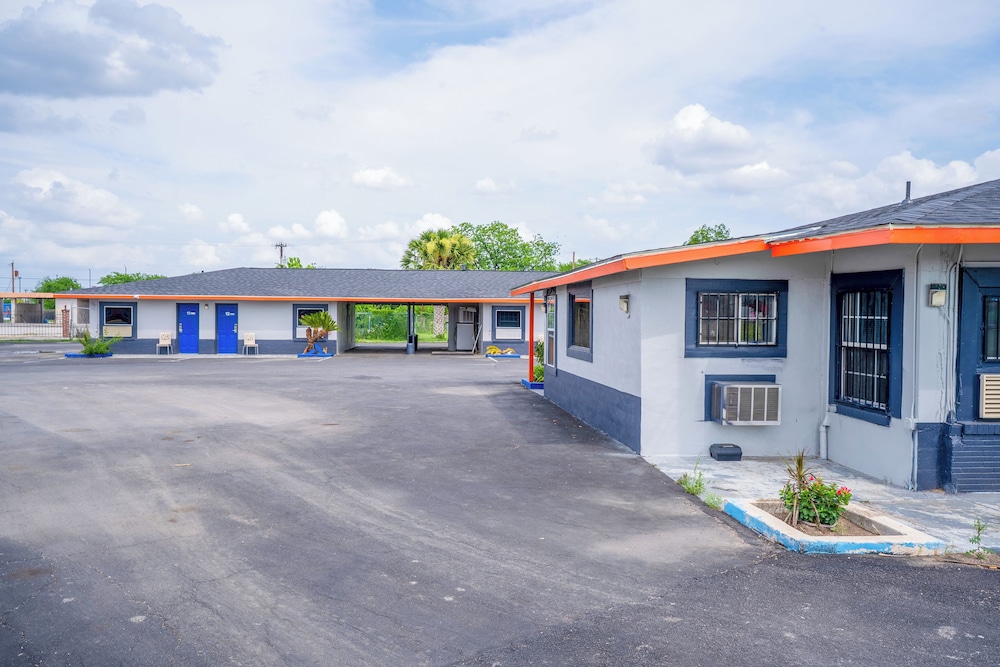Alamo Oasis Inn And Suites By Oyo San Antonio - photo 34