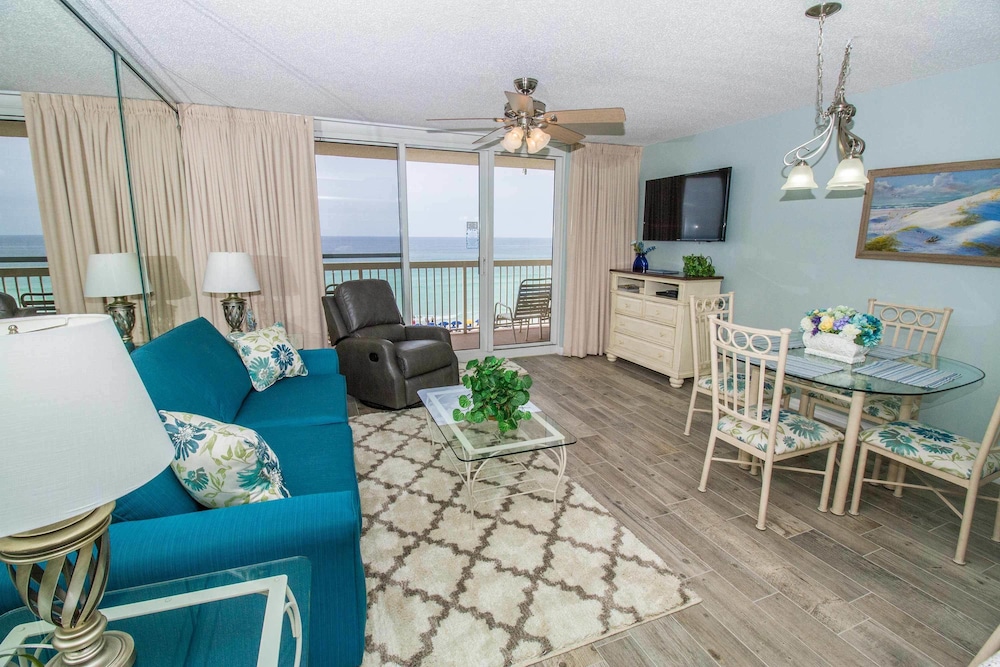 Pelican Beach Resort & Conference Center - photo 24