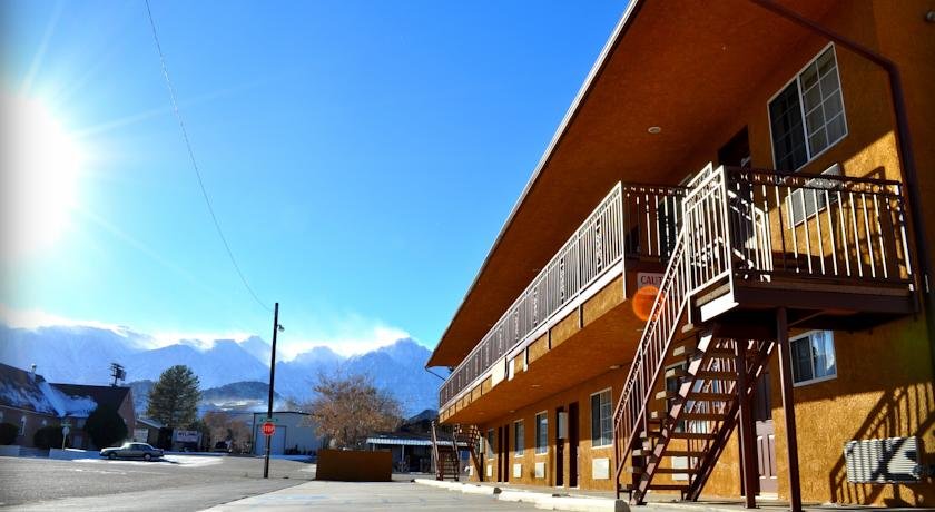 Mount Whitney Motel - carbon neutral hotel in Lone Pine