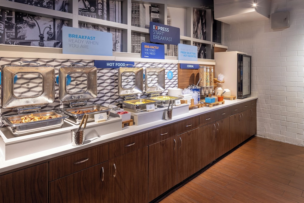 Holiday Inn Express New York City Times Square by IHG - photo 30