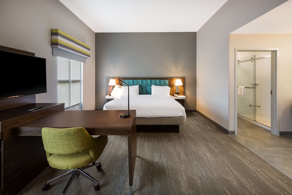 Hampton Inn & Suites Fredericksburg at Celebrate Virginia - photo 21