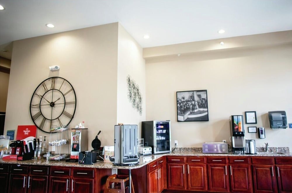Cobblestone Inn & Suites Clarinda - photo 55