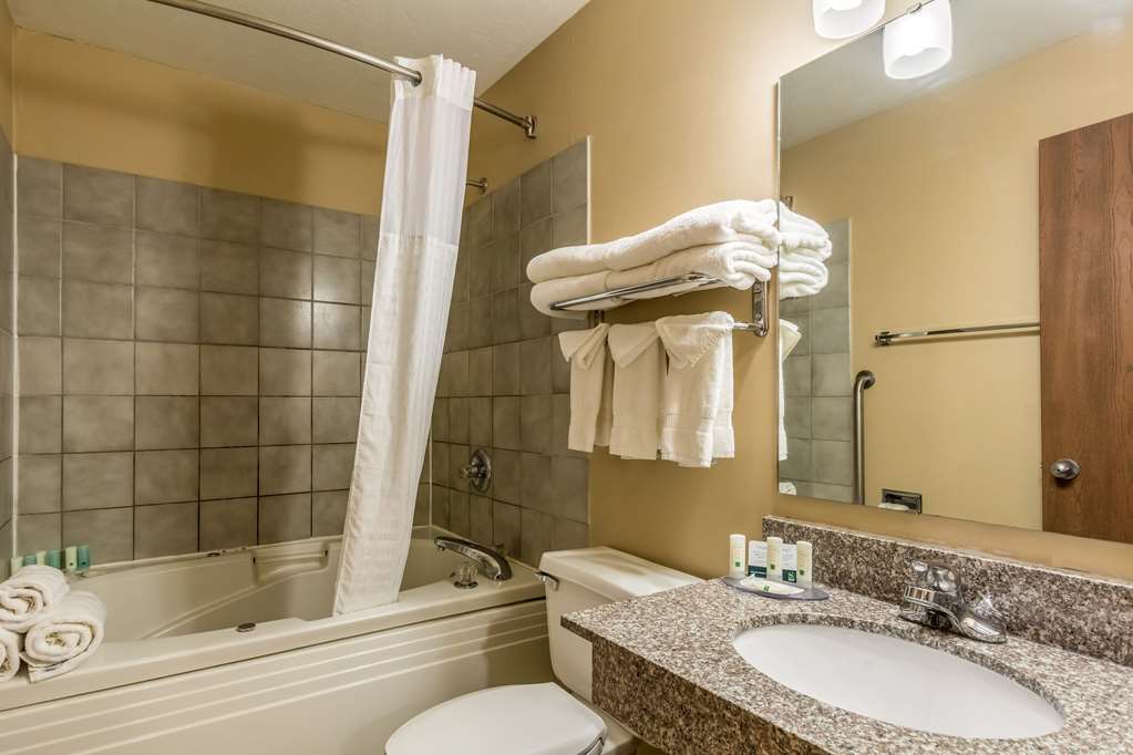 Quality Inn I 74 Batesville - photo 19