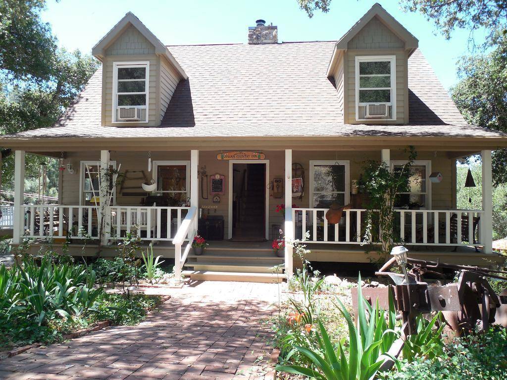 Julian Country Inn - photo 4