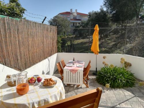 Cosy apartment with terrace — 4-Star Luxury Hotel in Alcabideche, Portugal