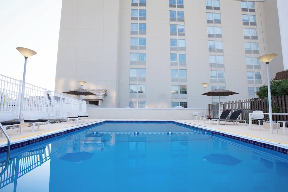 Sheraton Pittsburgh Airport Hotel - photo 20