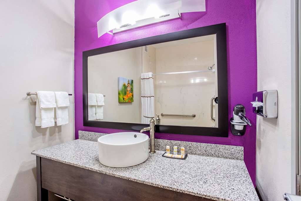 La Quinta Inn & Suites by Wyndham Springfield IL - photo 34