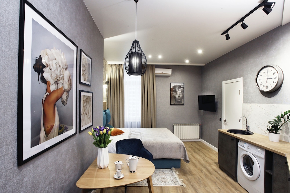 Allurapart Andersen Світло Опалення Вода — 4-Star Luxury Hotel in Kyiv, Ukraine
