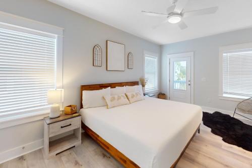 Lagoon Manor - photo 3