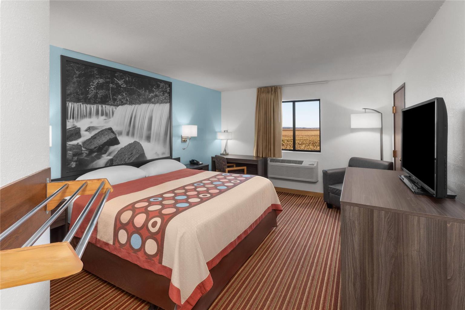Super 8 by Wyndham Rock Port MO - photo 19