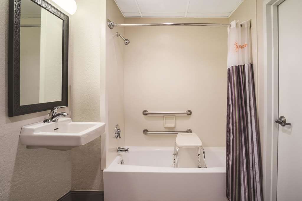 La Quinta Inn & Suites by Wyndham Minneapolis Bloomington W - photo 47