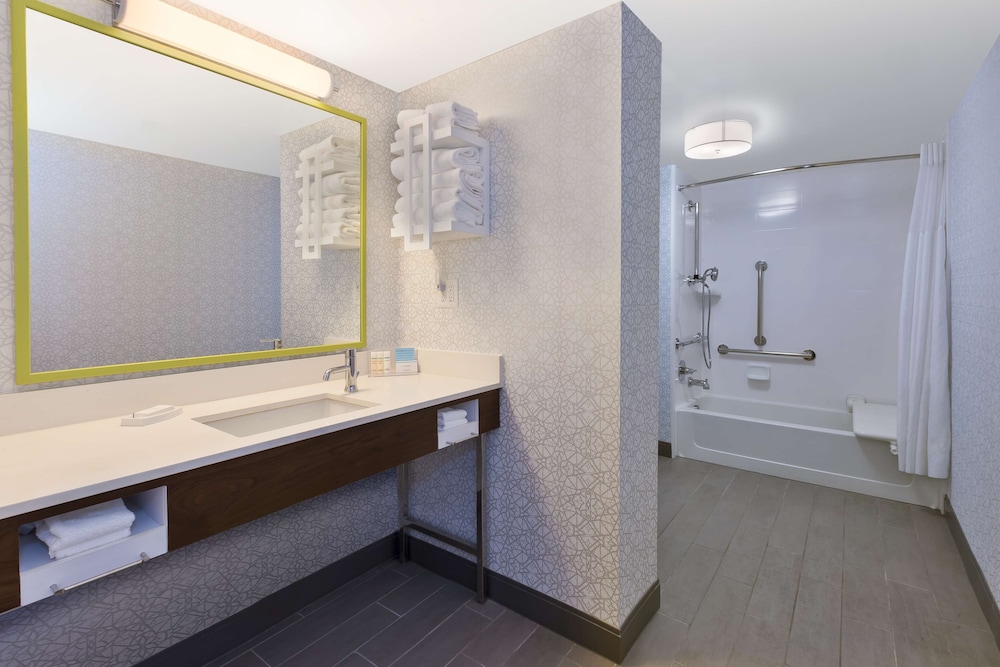 Hampton Inn Traverse City - photo 32