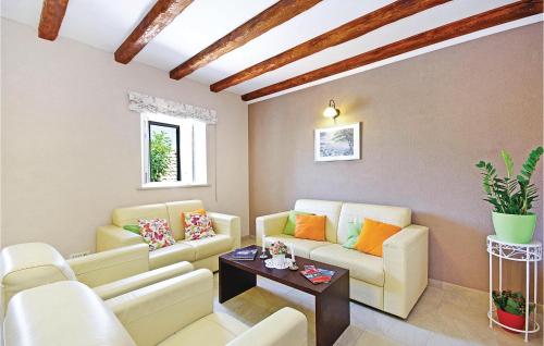 Beautiful Home In Trsteno With Wifi
