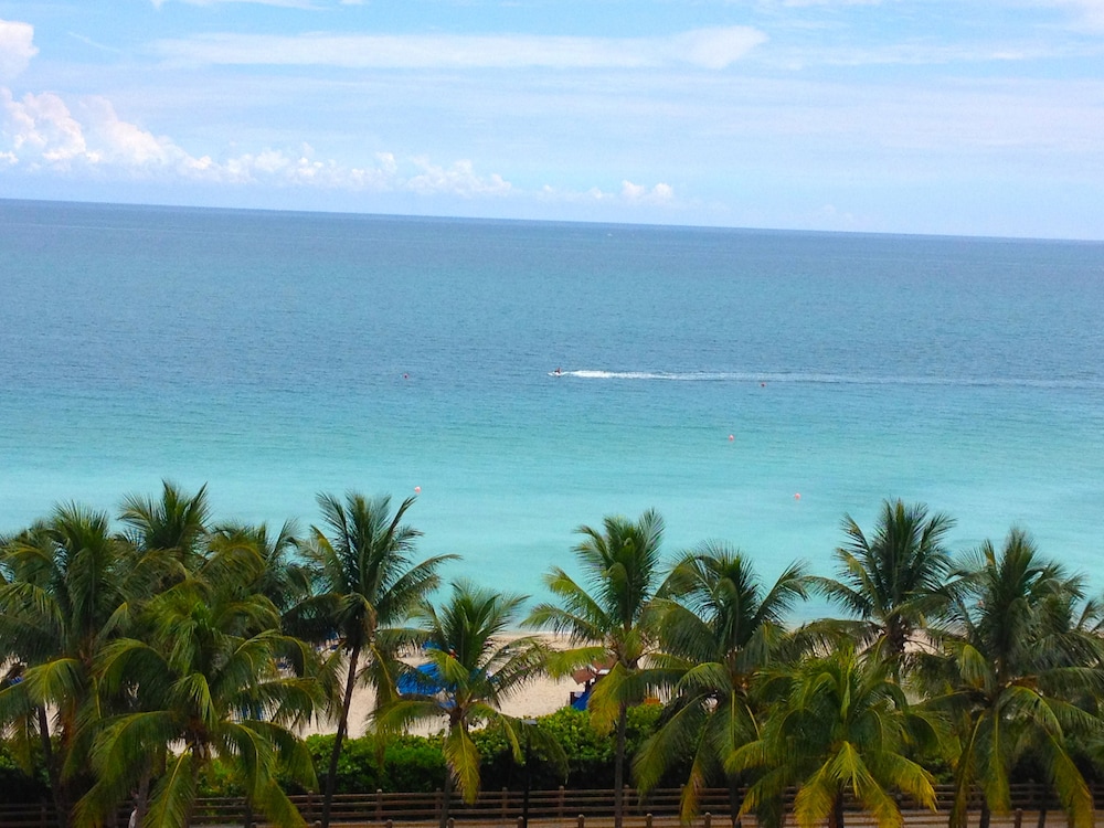 Holiday Inn Miami Beach Oceanfront by IHG - photo 28