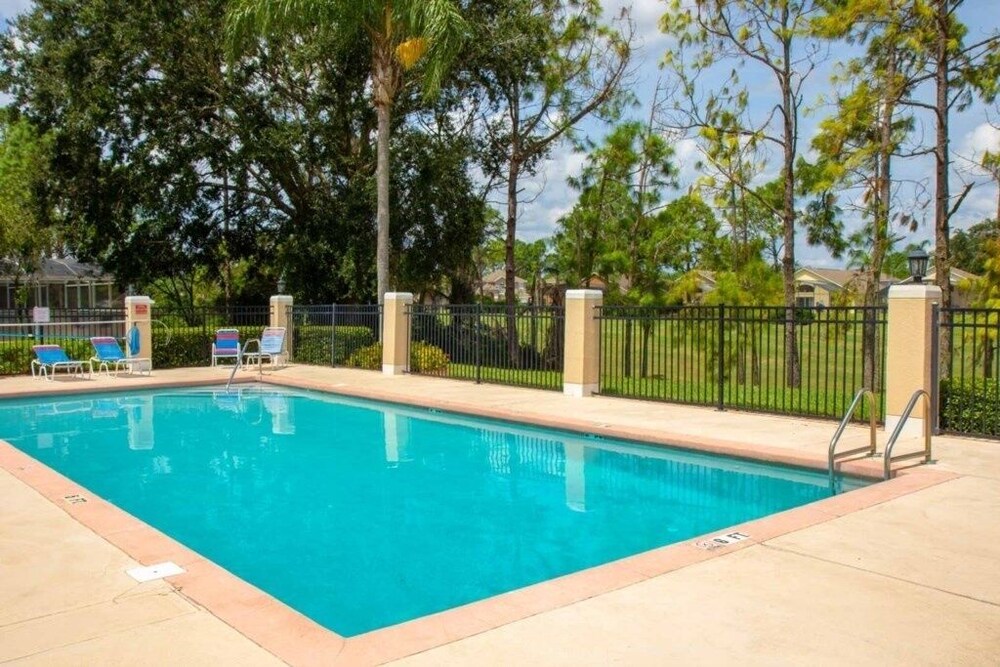 Private Pool In Gated Resort 4 Bedroom Home by Redawning - photo 19