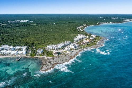 Nido De Tortuga Akumal With Beach Access And Private Jacuzzi — 4-Star Luxury Hotel in Akumal, Mexico