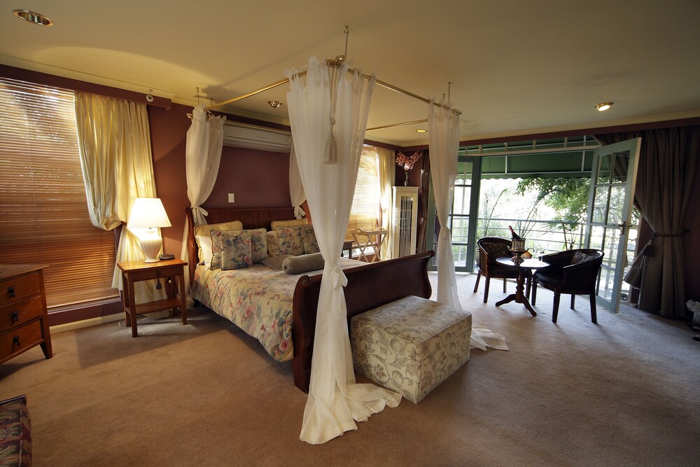The Castle Villa by the Sea — 4-Star Luxury Hotel in Cowes, Australia