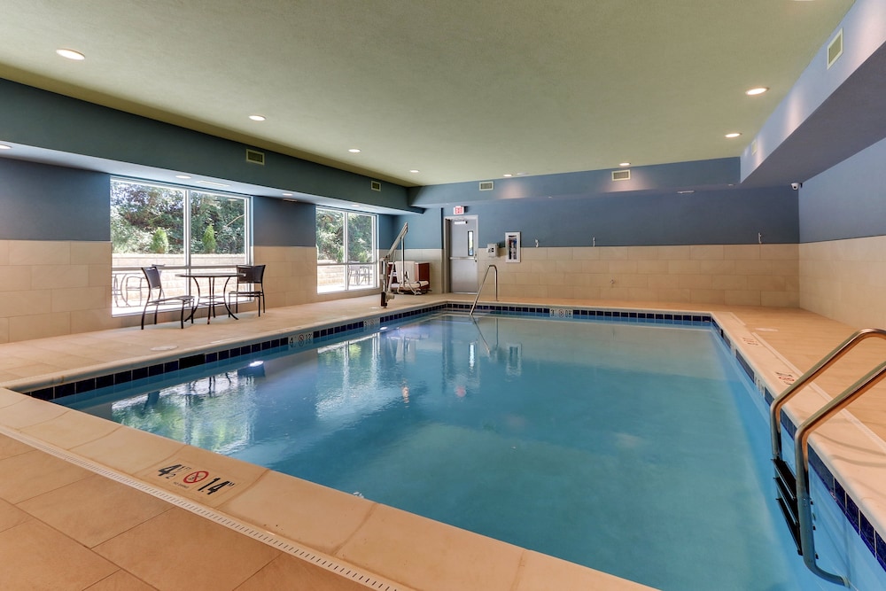 Holiday Inn Express & Suites Roanoke Civic Center by IHG - photo 38
