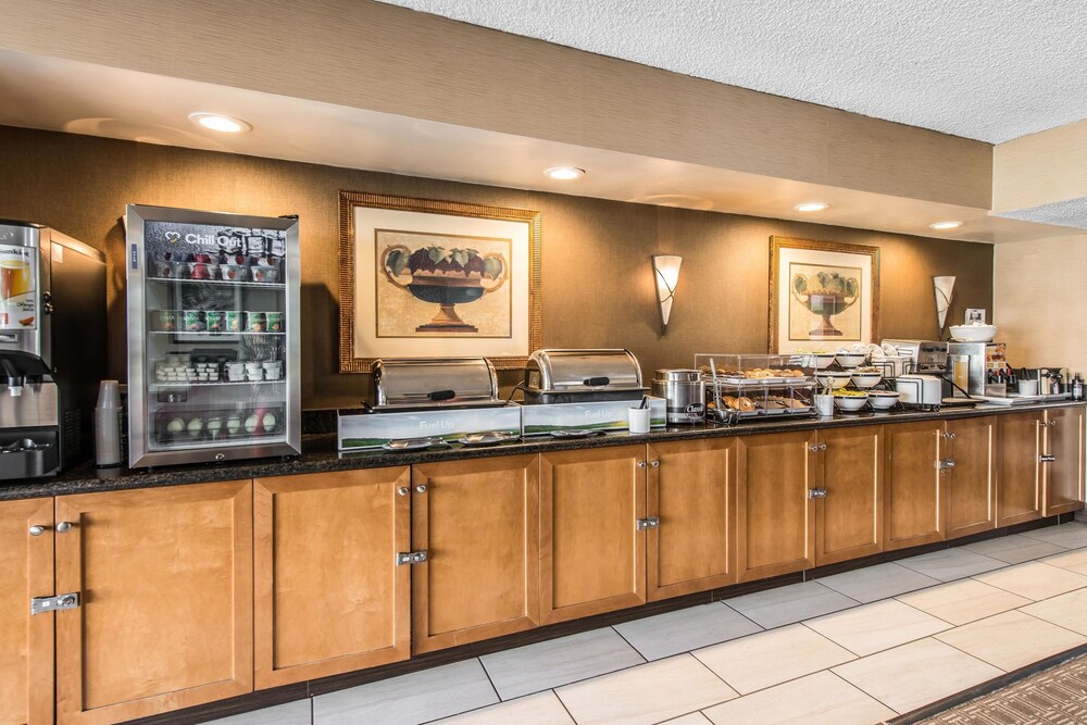 Comfort Inn & Suites Denver Northfield - photo 30