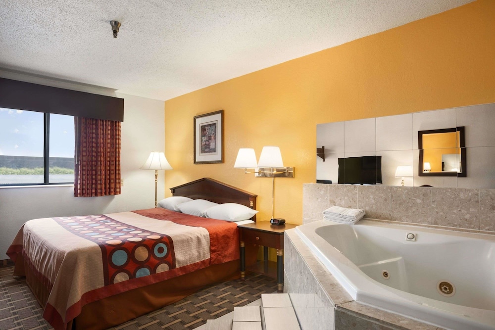 Super 8 by Wyndham Brookville - photo 14