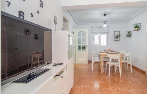 Lovely Apartment In Córdoba With Wifi — 4-Star Luxury Hotel in Cordoba, Spain