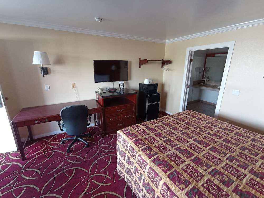 Dynasty Suites Santa Fe Springs - photo 7
