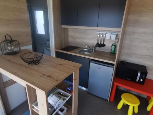 Standard Two Bedroom Mobile Home with Sea View and Terrace — 4-Star Luxury Hotel in Pirovac, Croatia