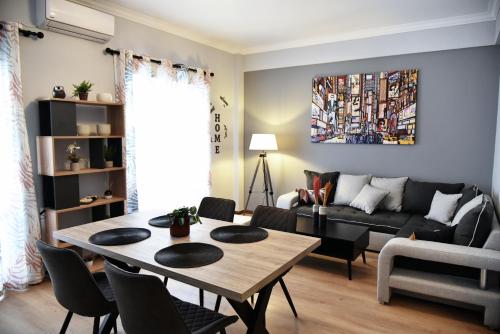 Kipseli New Modern & Cozy 65tv Netflix — 4-Star Luxury Hotel in Athens, Greece