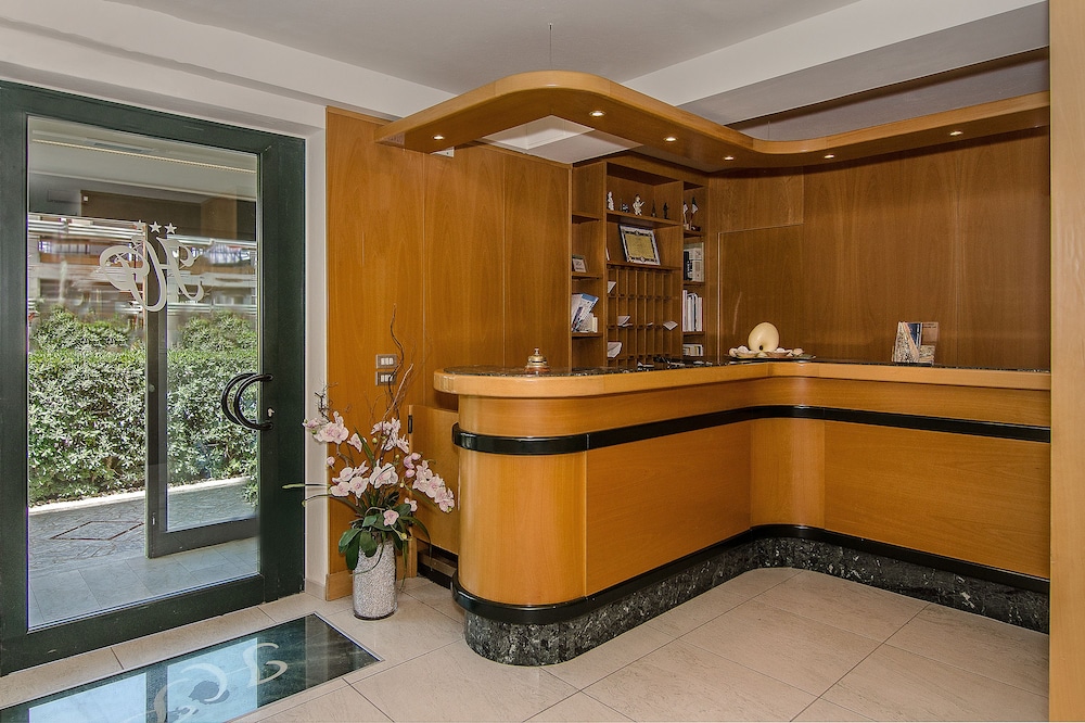 Hotel Paris — Camaiore — photo 3