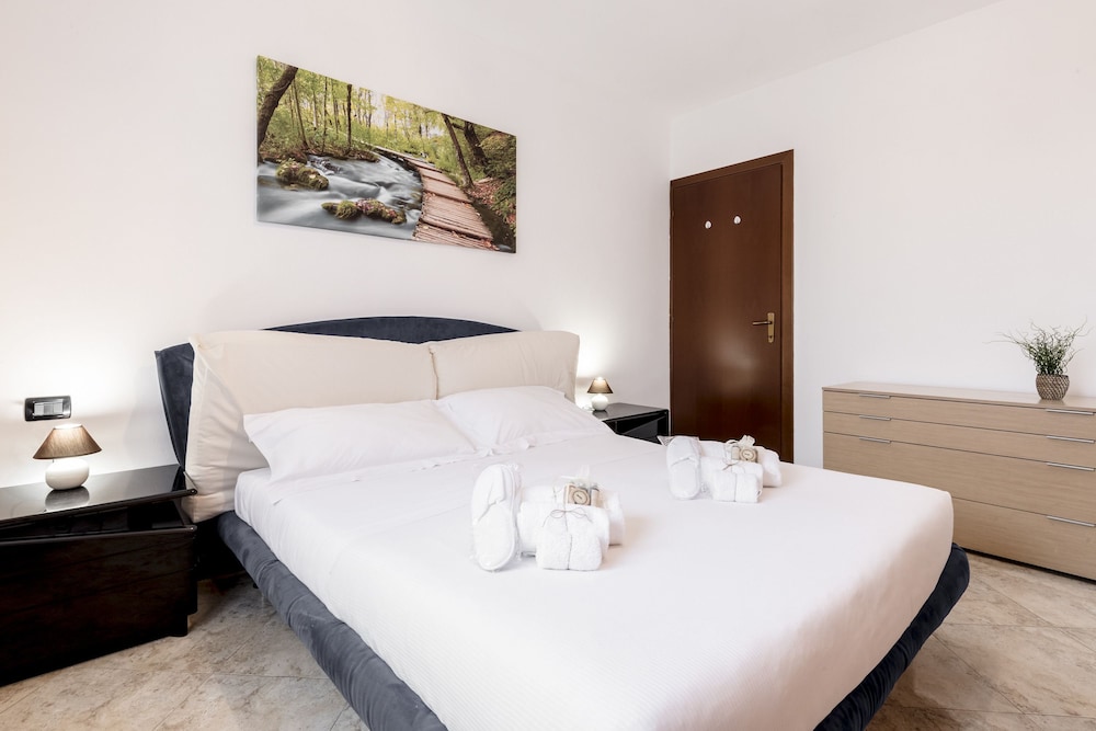 Suitelowcost Humanitas Apartment — 4-Star Luxury Hotel in Rozzano, Italy