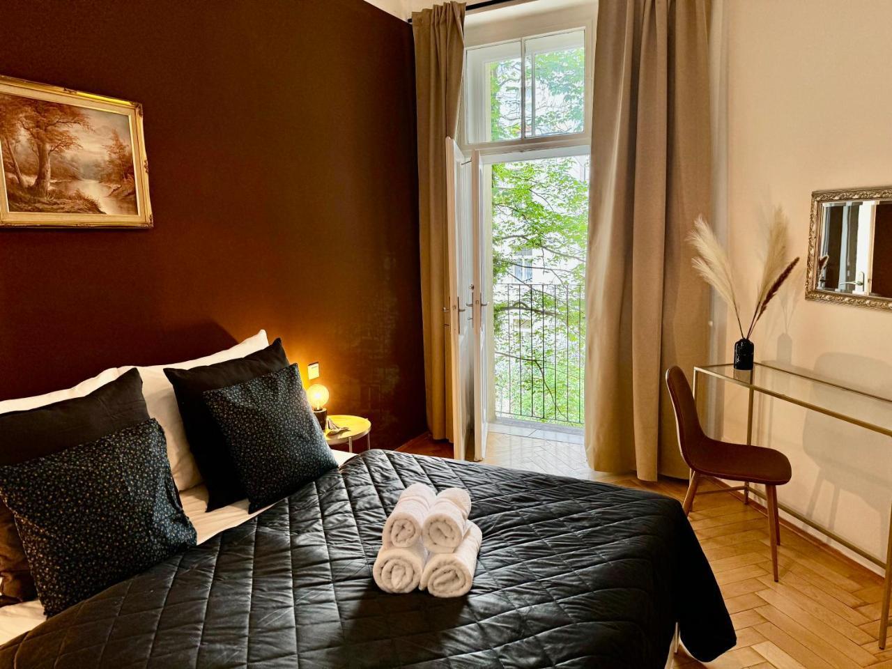 Royal Heritage Apartments City Centre — 4-Star Luxury Hotel in Prague, Czech Republic