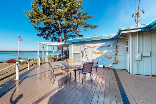 Gray Goose Beach Cottage — 4-Star Luxury Hotel in Coos Bay, United States