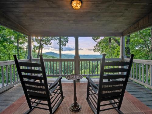 Aska Bliss Long Range North GA Mountain Views in Blue Ridge, United States