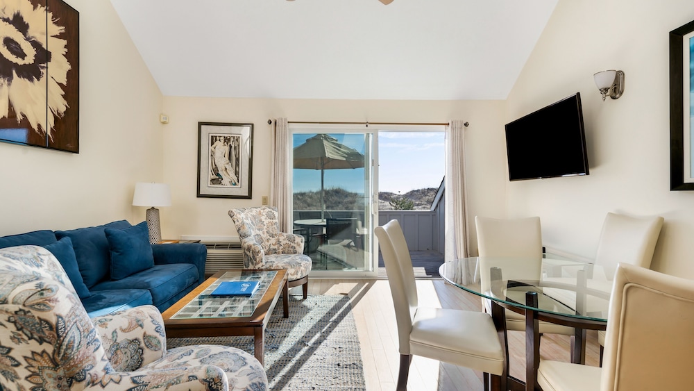 Windward Shores Ocean Resort - photo 8