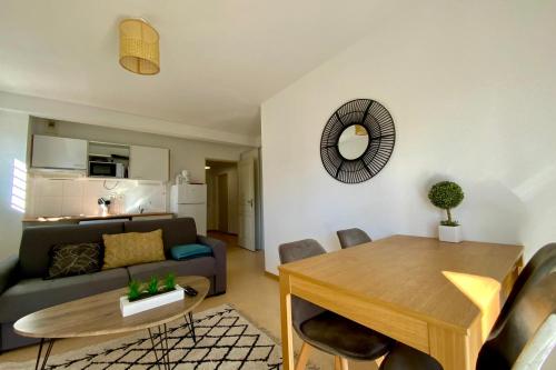 C06 Les Naïades 2 bedrooms for 5 people - last minute hotel in Unknown City